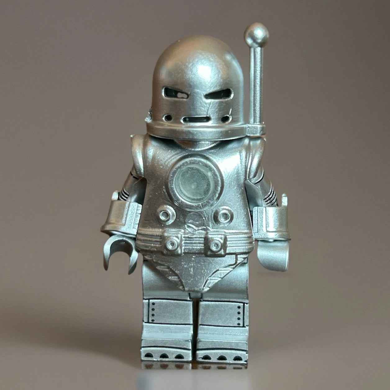 #0082 - Iron Man (MK-1 - Silver Suit)